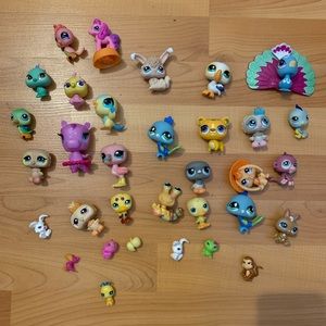 LPS Littlest Pet Shop Random Assortment Hasbro 25